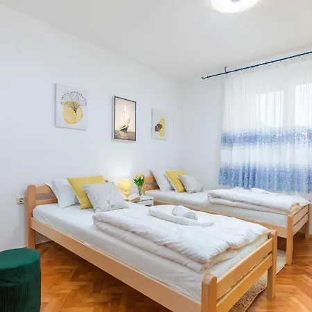 Apartman Rahela Póla