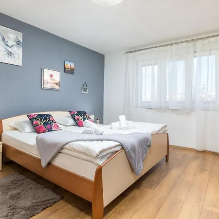 Apartment Rahela Pula